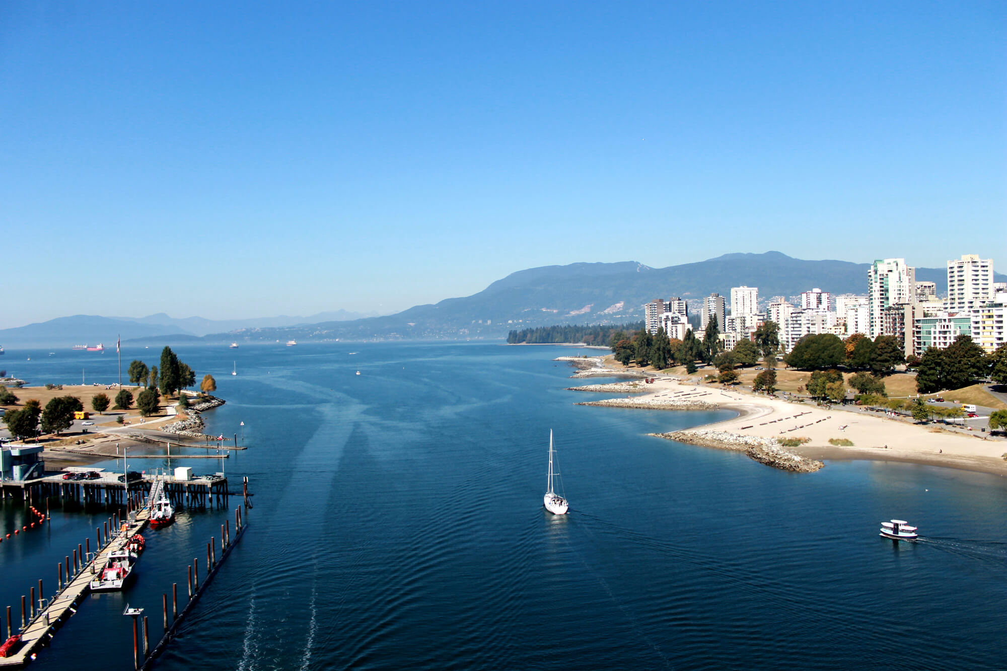 Web designer takes photo of Burrard Street bridge in Vancouver
